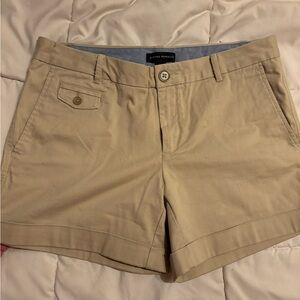 Banana republic khaki tan cuffed shorts, size 8, never worn